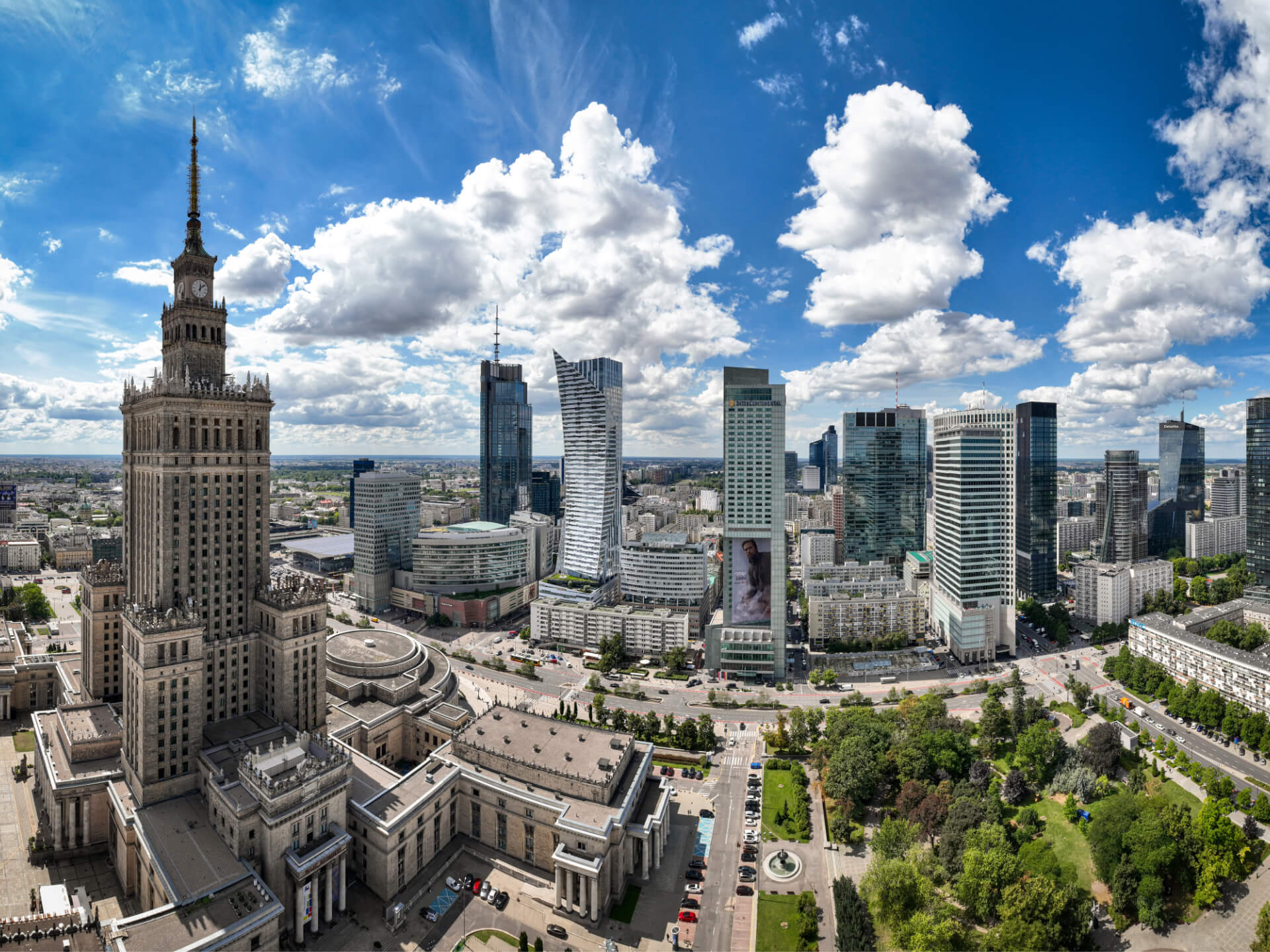 Panorama Śródmieście i SKYLINE 2022_fot. m.st. Warszawa-duże1